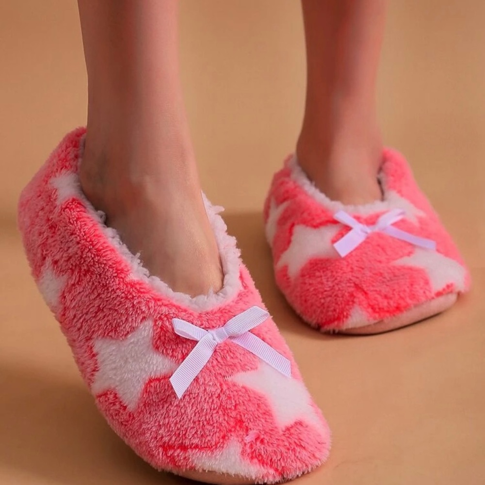 Hot Pink Star Graphic Fluffy Slippers